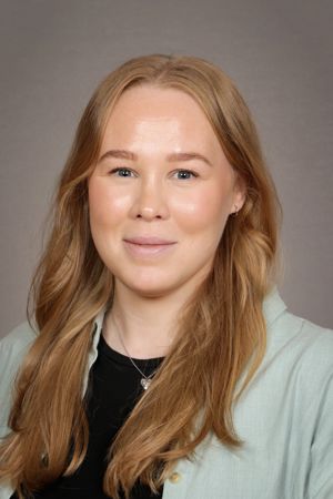 En person med langt hår