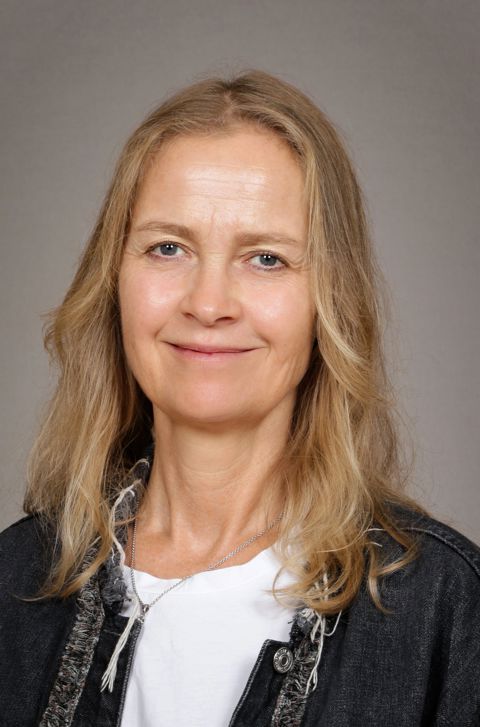 En person med langt hår